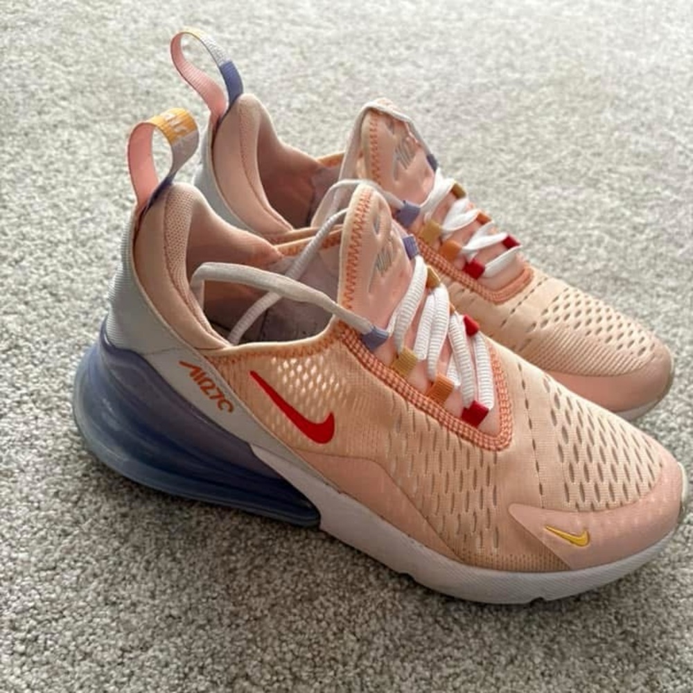 Women’s Nike sneaker size 7.5 $40